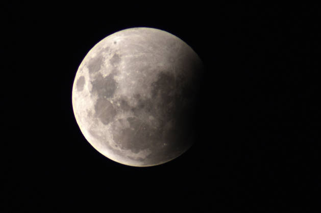 CURITIBA, PR - 27.08.2026: ECLIPSE LUNAR CURITIBA - The "near total" partial lunar eclipse occurred between the night of August 27th and the early morning of August 28th, 2026, and was visible throughout Brazil. The image was captured in Curitiba. x3005954x  EversonxBressan
