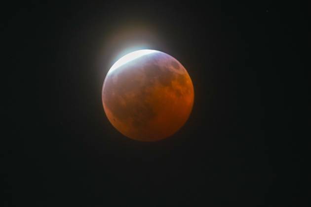 August 27, 2026, San Diego, California, United States: The eclipse is seen over the sky of San Diego..A partial lunar eclipse is seen over San Diego as EarthÃ¢â‚¬â ¢s shadow passes across the full moon, turning much of the moonÃ¢â‚¬â ¢s surface a reddish-orange color. The eclipse reached its maximum at approximately 9:12 p.m., when about 93% of the moon was covered by EarthÃ¢â‚¬â ¢s shadow. San Diego United States  - ZUMAs197 20260827_aaa_s197_060 Copyright: xWaixLeexMichaelxHox