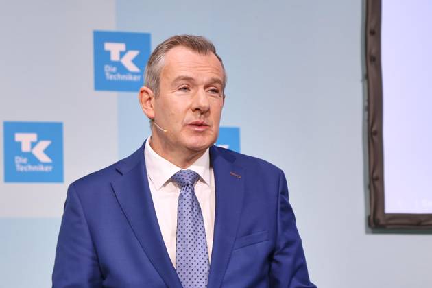 Berlin, Germany, August 27, 2026, Federal Press Conference Center, Techniker Krankenkasse, Social Media Report: Youth Between Like and Limit, Peter Wendt, Market Research Expert at TK Copyright: xdtsxNachrichtenagenturx dts_131532