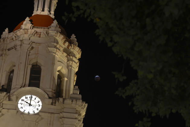 August 27, 2026, Saltillo, Coahuila, Mexico: A full moon rises during a partial lunar eclipse over Saltillo, Mexico. Saltillo Mexico  - ZUMAo125 20260827_zip_o125_025 Copyright: xAntonioxOjedax