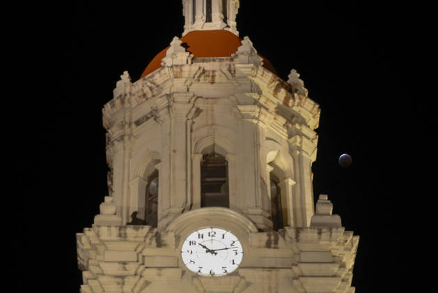 August 27, 2026, Saltillo, Coahuila, Mexico: A full moon rises during a partial lunar eclipse over Saltillo, Mexico. Saltillo Mexico  - ZUMAo125 20260827_zip_o125_026 Copyright: xAntonioxOjedax