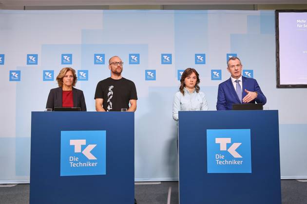 Berlin, Germany, August 27, 2026, Federal Press Conference Center, Techniker Krankenkasse, Social Media Report: Youth Between Like and Limit, L R Anne Kraemer, Valentin Dander, Lilli Berthold, Peter Wendt Copyright: xdtsxNachrichtenagenturx dts_131529
