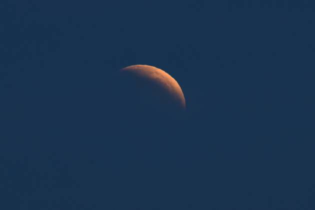 93% Lunar Eclipse 28 08 2026 DE PANNE, BEL - AUGUST 28 : Umbral state pictured during a partial eclipse of the moon with a maximum of 93% pictured on August 28, 2026 in De Panne, Belgium, 28 08 2026 De Panne Belgium  Copyright: xPhilipxReynaersx