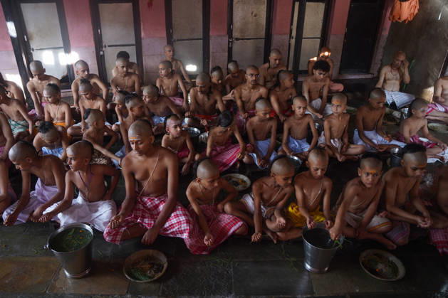 August 28, 2026, Kathmandu, Bagmati, Nepal: On the occasion of Raksha Bandhan and Janai Purnima, observed on the full moon day of the bright fortnight of the Nepali month of Shrawan, young students at Pashupatiâ€⠢s Veda Vidyashram began their religious rituals and fasting early in the morning after taking a bath...On this day, those who wear the sacred thread traditionally change their Janai, also known as Yagyopavit. For this, they shave their heads the previous day and observe a fast by eating only one meal, maintaining purity. Kathmandu Nepal - ZUMAa308 20260828_znp_a308_001 Copyright: xChandraxBahadurxAlex