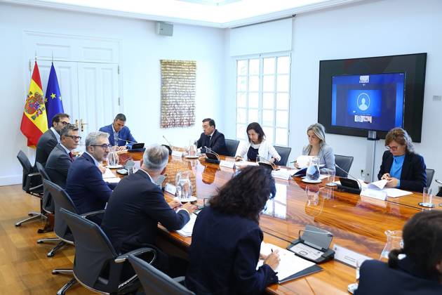 Sánchez Chairs the Meeting of the Specialized Committee on Ceuta Prime Minister Pedro Sánchez chairs the meeting of the Specialized Committee, alongside First Vice President and Minister of Economy, Trade, and Business Carlos Cuerpo; Minister of Foreign Affairs, the European Union, and Cooperation José Manuel Albares; the Minister of the Presidency, Justice, and Relations with Parliament, Félix Bolanos; the Minister of Defense, Margaria Robles; the Minister of the Treasury, Arcadi Espana; the Minister of Education, Vocational Training, and Sports, Milagros Tolón; the Minister of Territorial Policy and Democratic Memory, Ángel Víctor Torres; the Minister of Health, Mónica García; the Minister of Equality; and the Minister of Youth and Child Copyright: xPoolxMoncloa FernandoxCalvox 7735560