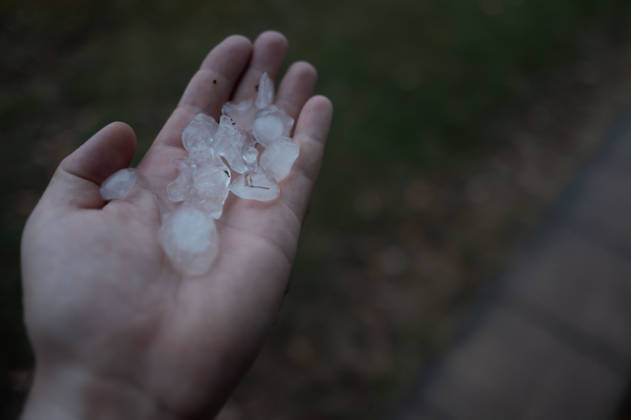 Severe Storm in Baden-Württemberg: A violent storm is sweeping across large parts of Baden-Württemberg. Dark thunderclouds, heavy rain, frequent lightning, and, in some places, strong gusts of wind characterize the weather conditions. Locally, the thunderstorms may be particularly intense. Sonnenbühl, Baden-Württemberg, Germany. Sonnenbühl Copyright: x xonw-imagesx xNicklasxWaltherx