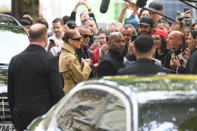 Celine Dion Arrives At The Royal Monceau - Paris Canadian singer Celine Dion arrives at the Le Royal Monceau - Raffles Paris hotel greeted by hundreds of fans following her flight from Las Vegas. Paris, France, August 28, 2026. Photo by Florian Poitout ABACAPRESS.COM Paris France  Copyright: xPoitoutxFlorian ABACAx
