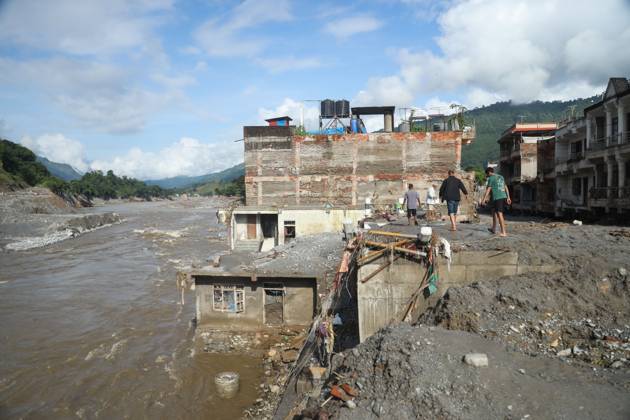 August 28, 2026, Nuwakot, Nepal: A massive flood in the Bhotekoshi River has affected riverbanks and nearby houses in Nuwakot, Nepal, causing widespread damage to homes, roads, bridges and other infrastructure in the area. Many people remain missing, while the figures are still developing. Rescue teams and security personnel are conducting search and rescue operations along the river and affected areas to locate missing people and assist those impacted by the disaster. Nuwakot Nepal  - ZUMAq101 20260828_zna_q101_028 Copyright: xShankarxBhujelx