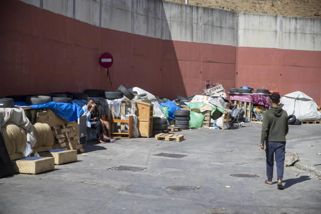 Daily Life for Migrants at the El Tarajal Industrial Park: Makeshift shelters built by migrants at the El Tarajal Industrial Park, August 28, 2026, in Ceuta, Spain. Ceuta has announced plans to renovate the six industrial buildings in the El Tarajal industrial park to transform them into a reception center. The project includes the installation of restrooms, kitchens, bedrooms, and other facilities. Depending on the condition of each building, the project will also require the replacement of roofs, painting, and other repairs. AUGUST 28, 2026 MIGRATION CRISIS Ceuta, Spain Copyright: xMarcosxMorenox 7736110
