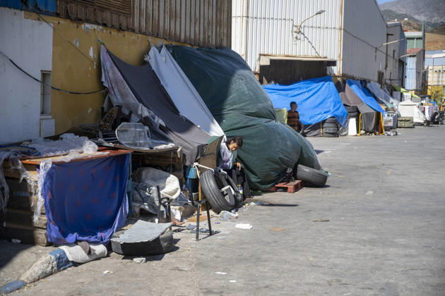 Day-to-Day Life of Migrants in the El Tarajal Industrial Park A person rests in a makeshift shelter in the El Tarajal Industrial Park on August 28, 2026, in Ceuta, Spain. Ceuta has announced plans to renovate the six industrial warehouses in the El Tarajal industrial park to transform them into a reception center. The project includes the installation of restrooms, kitchens, bedrooms, and other facilities. Depending on the condition of each warehouse, the project will also require the replacement of roofs, painting, and other repairs. AUGUST 28, 2026 MIGRATION CRISIS Ceuta, Spain Copyright: xMarcosxMorenox 7736140