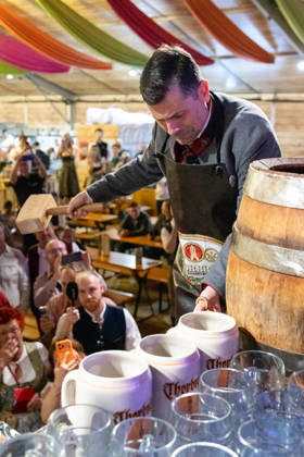 Augsburg, Bavaria, Germany August 28, 2026: Opening of the Plärrer in Augsburg. Augsburg™s mayor, Dr. Florian Freund (SPD), taps the first beer keg at the Augsburger Herbstplärrer, thereby traditionally opening the folk festival in the festival tent