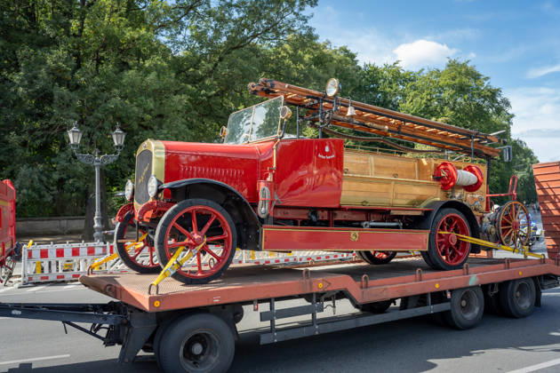 Vehicle parade, 175th anniversary, Berlin Fire Department, Berlin Fire Department vehicle parade, 175th anniversary, Großer Stern, Emergency Number 112, Berlin, Germany