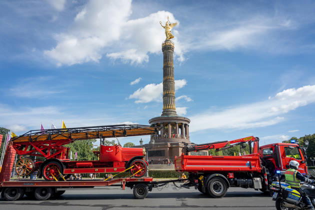 Vehicle parade, 175th anniversary, Berlin Fire Department, Berlin Fire Department vehicle parade, 175th anniversary, Großer Stern, Emergency Number 112, Berlin, Germany