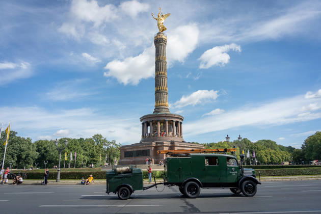 Vehicle parade, 175th anniversary, Berlin Fire Department, Berlin Fire Department vehicle parade, 175th anniversary, Großer Stern, Emergency Number 112, Berlin, Germany