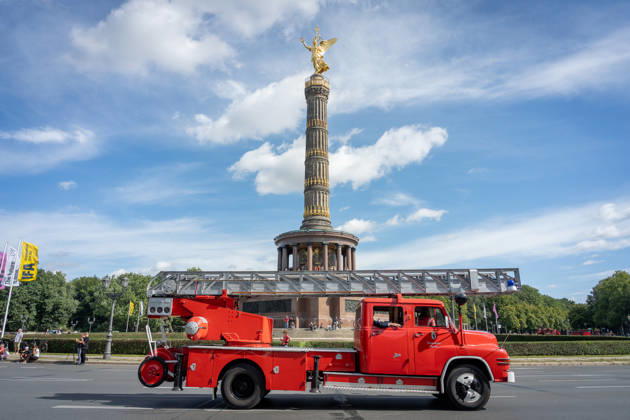Vehicle parade, 175th anniversary, Berlin Fire Department, Berlin Fire Department vehicle parade, 175th anniversary, Großer Stern, Emergency Number 112, Berlin, Germany