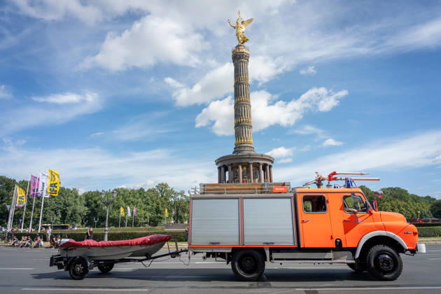 Vehicle parade, 175th anniversary, Berlin Fire Department, Berlin Fire Department vehicle parade, 175th anniversary, Großer Stern, Emergency Number 112, Berlin, Germany