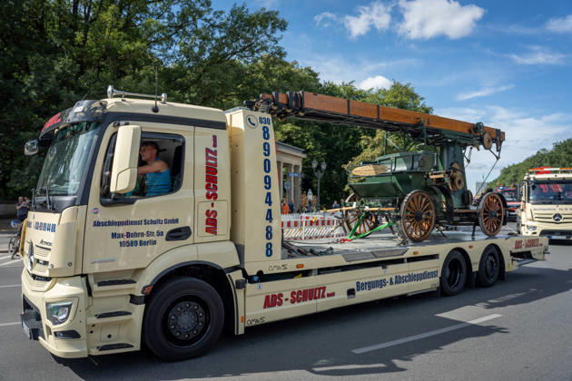 Vehicle parade, 175th anniversary, Berlin Fire Department, Berlin Fire Department vehicle parade, 175th anniversary, Großer Stern, Emergency number 112, Berlin, Germany