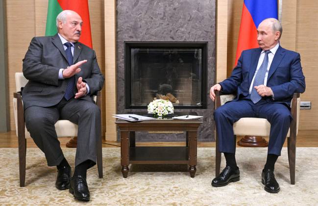 Russia Belarus 9230937 29.08.2026 Russian President Vladimir Putin and Belarusian President Alexander Lukashenko, left, attend a meeting at the Novo-Ogaryovo state residence, outside Moscow, Russia. Kirill Zykov Sputnik Novo-Ogaryovo Moscow region Russia  Copyright: xKirillxZykovx