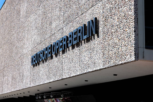 Costume Parade at the Deutsche Oper Berlin, Berlin, Germany, on August 29, 2026. The facade of the Deutsche Oper Berlin on Bismarkstrasse in Berlin-Charlottenburg
