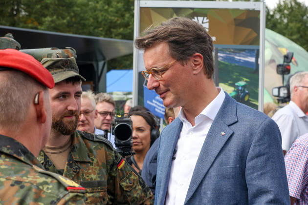 North Rhine-Westphalia Day 2026: Celebrations marking the state’s 80th anniversary in Münster. Hendrik Wüst (CDU), Minister President of North Rhine-Westphalia, visits the emergency services display on Schlossplatz in Münster, North Rhine-Westphalia, Germany, Germany, August 29, 2026