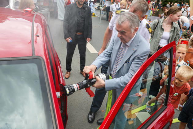 North Rhine-Westphalia Day 2026: Celebrations marking the state’s 80th anniversary in Münster. Herbert Reul (CDU), Minister of the Interior of North Rhine-Westphalia, visits the emergency services exhibition on Schlossplatz in Münster, North Rhine-Westphalia, DEU, Germany, August 29, 2026