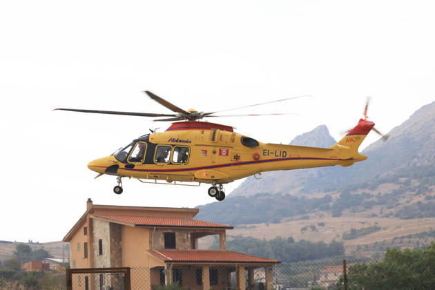 Wildfires on Italy s Sicily island threaten residential areas PALERMO, ITALY - AUGUST 29: Wildfires broke out at several locations threatened residential areas in some parts on Italy s southern island of Sicily, on August 29, 2026. Near the city of Palermo, a fire that started yesterday afternoon in the maquis shrubland stretching between the town of Ciminna and Ventimiglia di Sicilia affected a wide area. Firefighting teams responded to bring the fire under control, working from the ground with water tankers and from the air with firefighting planes and helicopters. One person injured in the fire was transported to hospital by air ambulance helicopter, while many others were forced to leave their homes along with their animals due to the f  Copyright: x2026xAnadoluxAlbertoxLoxBiancox