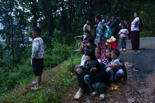 People in Nepal flee homes amid flash flood warning BIDUR, NEPAL - AUGUST 30: Residents living along Trishuli River take shelter at higher ground after fleeing homes early in the morning, as authorities issue new flash flood warning, in Bidir, Nuwakot, Nepal, on August 30, 2026. More than 2,000 people remain missing while hundreds of people have died, following the flash flood and landslide near the Nepal-China border earlier. Among the missing foreign nationals include those from China, India, the United States, Australia, the United Kingdom and South Korea. Daniel Ceng Anadolu Bidur Nepal. Editorial use only. Please get in touch for any other usage. Copyright: x2026xAnadoluxDanielxCengx