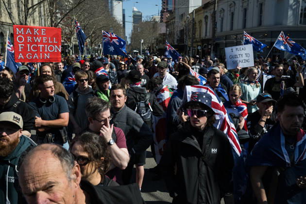 ANTI IMMIGRATION RALLY, Anti immigration protestors converged on the steps of Parliament house during a far right March for Australia anti-immigration rally in Melbourne, Sunday, August 30, 2026. ( NO ARCHIVING MELBOURNE VICTORIA AUSTRALIA Copyright: xCHRISTOPHERxHOPKINSx 20260830136687664224