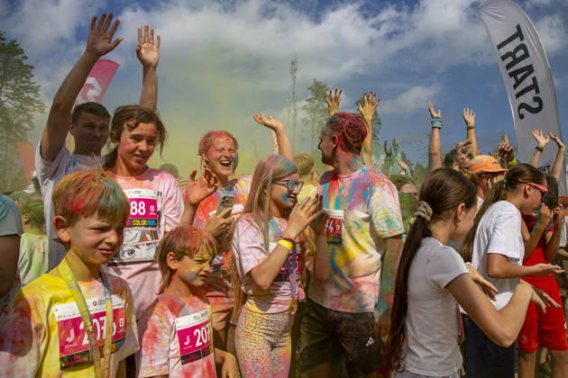 August 30, 2026, Jurmala, Latvija: People take part in the Color Run in Jurmala, Latvia, Aug. 30, 2026. The 5 km race was held in Jurmala. Jurmala Latvija  - ZUMAp305 20260830_zip_p305_003 Copyright: xEdijsxPalensx