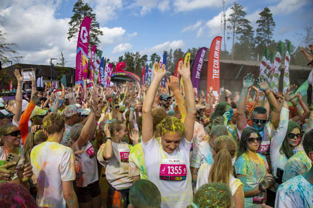 August 30, 2026, Jurmala, Latvija: People take part in the Color Run in Jurmala, Latvia, Aug. 30, 2026. The 5 km race was held in Jurmala. Jurmala Latvija  - ZUMAp305 20260830_zip_p305_005 Copyright: xEdijsxPalensx