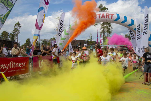 August 30, 2026, Jurmala, Latvija: People take part in the Color Run in Jurmala, Latvia, Aug. 30, 2026. The 5 km race was held in Jurmala. Jurmala Latvija  - ZUMAp305 20260830_zip_p305_008 Copyright: xEdijsxPalensx