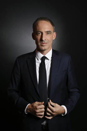 Raphael Glucksmann on Franc Jeu - Paris Raphael Glucksmann poses for pictures ahead of an interview for Franc Jeu on France 2 channel in Paris, France on August 30, 2026. Photo by Stephane Le Tellec ABACAPRESS.COM Paris France  Copyright: xLexTellecxStephane ABACAx