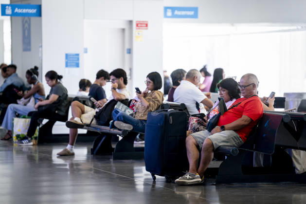 The DGT anticipates 6.9 million trips during the final special summer travel operation. Passengers wait at the South Bus Station during the summer return operation, on August 30, 2026, in Madrid, Spain. This year, the special operation began at 3:00 p.m. on Friday, August 28, and will conclude at midnight on Monday, August 31. The DGT estimates that the return travel will occur in waves and, as is the case every year, they will coincide with the outbound travel of those taking their vacations in September and with those returning to their usual residences in other European countries after the summer break. Furthermore, this return operation also coincides with the MotoGP Aragon Grand Prix, an event that will generate significant traffic—pa Copyright: xA.xPÃ rezxMecax 7738881