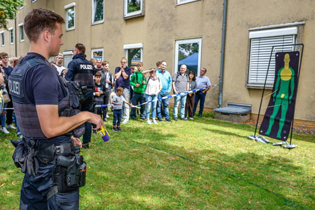 75 Years of the Federal Police: Community Festival Hosted by the Hanover Federal Police Headquarters The Taser has be