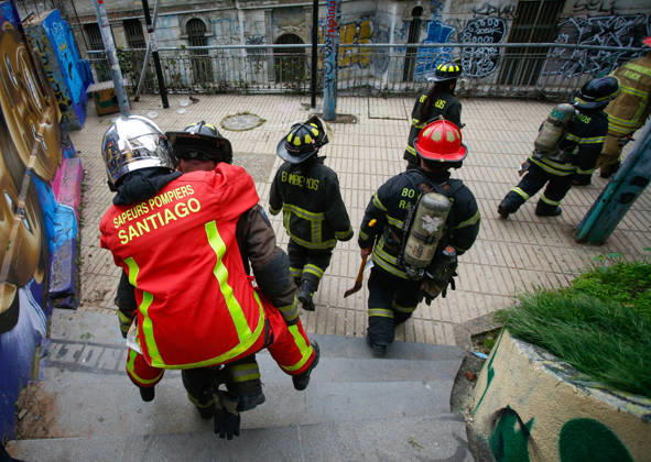 Valparaiso, August 30, 2026—A new edition of the Valparaiso Cerro Arriba firefighting event took place on the hills and stairways of Valparaiso, featuring nearly 2,600 firefighters from all over Chile and other countries. Manuel Lema Aton, Chile, Valparaiso, Chile Aton 1185129  Copyright: MANUELxLEMA ATONxCHILE