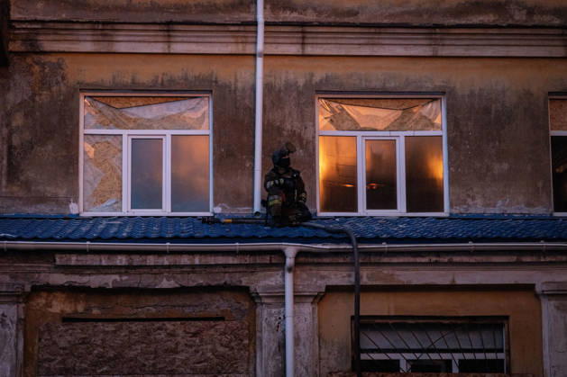 Facility building hit by Russian airstrike in Kramatorsk KRAMATORSK, UKRAINE - AUGUST 30: A firefighter operates at a fire in a facility building following a Russian airstrike in Kramatorsk, Ukraine, on August 30, 2026. Francisco Richart Anadolu Kramatorsk Ukraine. Editorial use only. Please get in touch for any other usage.  Copyright: x2026xAnadoluxFranciscoxRichartx