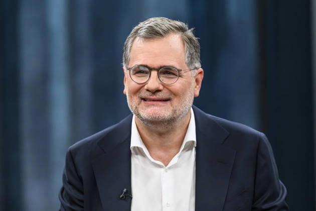Pictured from left: Wolfgang Schmidt, former Head of the Federal Chancellery and Commissioner for the Intelligence Services, SPD, GER, Berlin, studio, guest on Caren Miosga’s show, political talk show, TV, program, recording, pre-recorded, Das Erste, from Studio 20 in Adlershof, topic: Russia’s hybrid war—how great is the threat to Germany?, August 30, 2026, Copyright: HMBxMedia UwexKoch