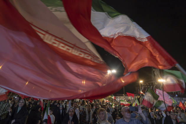 Nightly Pro-Government Rally In Tehran, Iran Pro-government supporters wave Iranian national flags during a nightly rally in downtown Tehran, Iran, on August 30, 2026. U.S. forces strike two Iranian military launchers on Larak Island in the Strait of Hormuz on August 30, in the first reported U.S. attack on Iranian territory since late July. Tehran Tehran Iran  Copyright: xMortezaxNikoubazlx originalFilename: nikoubazl-nightlyp260830_npqWh.jpg