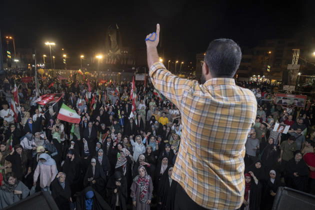 Nightly Pro-Government Rally In Tehran, Iran Pro-government supporters take part in a nightly rally in downtown Tehran, Iran, on August 30, 2026. U.S. forces strike two Iranian military launchers on Larak Island in the Strait of Hormuz on August 30, in the first reported U.S. attack on Iranian territory since late July. Tehran Tehran Iran  Copyright: xMortezaxNikoubazlx originalFilename: nikoubazl-nightlyp260830_npUr9.jpg