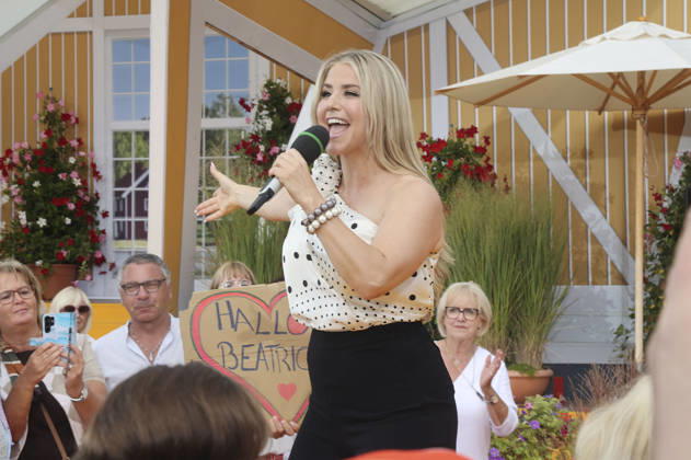Beatrice Egli on the ARD TV show Immer wieder sonntags at Europa-Park in Rust, August 30, 2026 Foto:xAgenturxWehnertx xGränzdörferx xFuturexImagex sonntags3008_6874