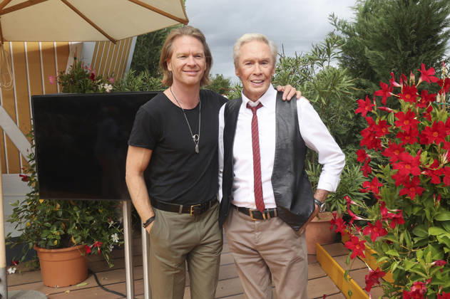 Mike Kraus with his father, Peter Kraus, on the ARD TV show *Immer wieder sonntags* at Europa-Park Rust, August 30, 2026 Foto:xAgenturxWehnertx xGränzdörferx xFuturexImagex sonntags3008_6891