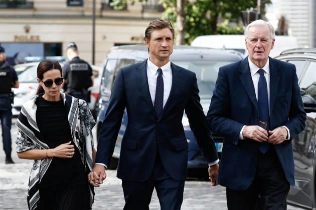 Michel Barnier and his son Nicolas Barnier arrive at the funeral of Nicolas Altmayer at theChurch of Saint-Germain-des-Prés in Paris on August 31, 2026. Dominique Jacovides, Cyril Moreau, Bestimage. Arrival at the funeral of Nicolas Altmayer at the Church of Saint-Germain-des-Prés in Paris on August 31, 2026. Paris, France  Copyright: xJACOVIDES-MOREAUx xBESTIMAGExJACOVIDES-MOREAUx xBESTIMAGEx