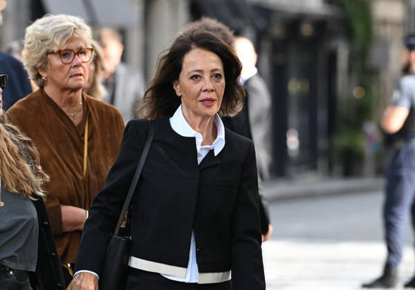 Nicolas Altmayer Funeral - Paris Brenda Altmayer during the funeral of French film producer Nicolas Altmayer at Saint Germain des Pres church in Paris, France on August 31, 2026. He was the co-founder of Mandarin Compagnie, and died in a car accident with his partner, Dior executive Mathilde Favier on August 17, aged 61 and 57, respectively. Photo by Florian Poitout ABACAPRESS.COM Paris France  Copyright: xPoitoutxFlorian ABACAx