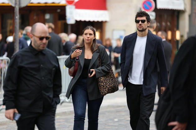 Nicolas Altmayer Funeral - Paris Guests and relatives during the funeral of French film producer Nicolas Altmayer at Saint Germain des Pres church in Paris, France on August 31, 2026. He was the co-founder of Mandarin Compagnie, and died in a car accident with his partner, Dior executive Mathilde Favier on August 17, aged 61 and 57, respectively. Photo by Raphael Lafargue ABACAPRESS.COM Paris France  Copyright: xLafarguexRaphael ABACAx