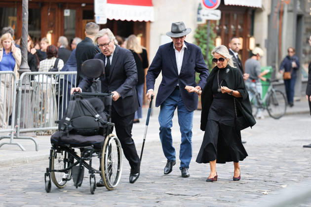 Nicolas Altmayer Funeral - Paris Guests and relatives during the funeral of French film producer Nicolas Altmayer at Saint Germain des Pres church in Paris, France on August 31, 2026. He was the co-founder of Mandarin Compagnie, and died in a car accident with his partner, Dior executive Mathilde Favier on August 17, aged 61 and 57, respectively. Photo by Raphael Lafargue ABACAPRESS.COM Paris France  Copyright: xLafarguexRaphael ABACAx