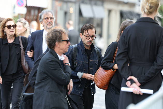Nicolas Altmayer Funeral - Paris Guests and relatives during the funeral of French film producer Nicolas Altmayer at Saint Germain des Pres church in Paris, France on August 31, 2026. He was the co-founder of Mandarin Compagnie, and died in a car accident with his partner, Dior executive Mathilde Favier on August 17, aged 61 and 57, respectively. Photo by Raphael Lafargue ABACAPRESS.COM Paris France  Copyright: xLafarguexRaphael ABACAx