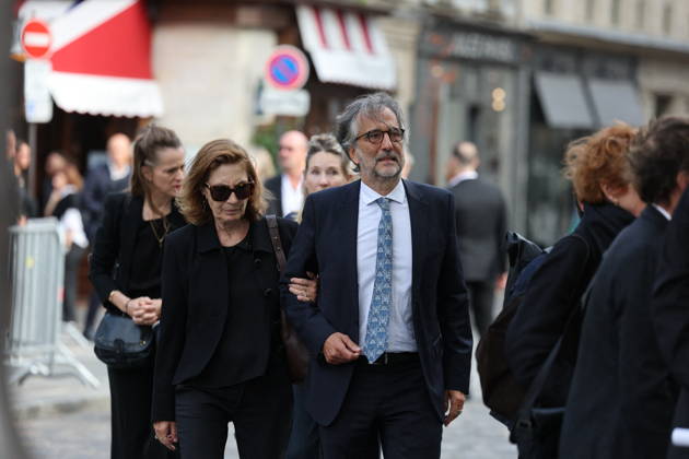 Nicolas Altmayer Funeral - Paris Guests and relatives during the funeral of French film producer Nicolas Altmayer at Saint Germain des Pres church in Paris, France on August 31, 2026. He was the co-founder of Mandarin Compagnie, and died in a car accident with his partner, Dior executive Mathilde Favier on August 17, aged 61 and 57, respectively. Photo by Raphael Lafargue ABACAPRESS.COM Paris France  Copyright: xLafarguexRaphael ABACAx