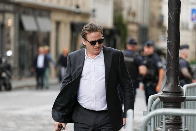 Nicolas Altmayer Funeral - Paris Benoit Magimel during the funeral of French film producer Nicolas Altmayer at Saint Germain des Pres church in Paris, France on August 31, 2026. He was the co-founder of Mandarin Compagnie, and died in a car accident with his partner, Dior executive Mathilde Favier on August 17, aged 61 and 57, respectively. Photo by Raphael Lafargue ABACAPRESS.COM Paris France  Copyright: xLafarguexRaphael ABACAx