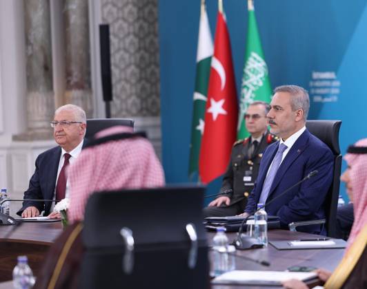 First committee meeting of Mecca Joint Defense Agreement begins in Istanbul ISTANBUL, TURKIYE - AUGUST 31: (----EDITORIAL USE ONLY MANDATORY CREDIT - TURKISH FOREIGN MINISTRY HANDOUT - NO MARKETING NO ADVERTISING CAMPAIGNS - DISTRIBUTED AS A SERVICE TO CLIENTS----) Turkish Foreign Minister Hakan Fidan, Turkish National Defense Minister Yasar Guler, Turkish Chief of General Staff Gen. Selcuk Bayraktaroglu, Pakistani Foreign Minister Muhammad Ishaq Dar, Pakistani Defense Minister Khawaja Muhammad Asif, Pakistani Chief of Army Staff Field Marshal Asim Munir, Saudi Foreign Minister Faisal bin Farhan, Saudi Defense Minister Khalid bin Salman and Saudi Chief of General Staff Gen. Fayyadh bin Hamed Al-Ruwaili attend the first meeting of the St  Copyright: x2026xAnadoluxTurkishxForeignxMinistry Handoutx