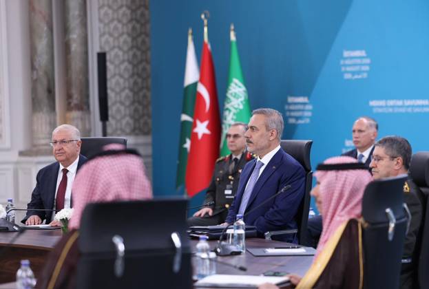 First committee meeting of Mecca Joint Defense Agreement begins in Istanbul ISTANBUL, TURKIYE - AUGUST 31: (----EDITORIAL USE ONLY MANDATORY CREDIT - TURKISH FOREIGN MINISTRY HANDOUT - NO MARKETING NO ADVERTISING CAMPAIGNS - DISTRIBUTED AS A SERVICE TO CLIENTS----) Turkish Foreign Minister Hakan Fidan, Turkish National Defense Minister Yasar Guler, Turkish Chief of General Staff Gen. Selcuk Bayraktaroglu, Pakistani Foreign Minister Muhammad Ishaq Dar, Pakistani Defense Minister Khawaja Muhammad Asif, Pakistani Chief of Army Staff Field Marshal Asim Munir, Saudi Foreign Minister Faisal bin Farhan, Saudi Defense Minister Khalid bin Salman and Saudi Chief of General Staff Gen. Fayyadh bin Hamed Al-Ruwaili attend the first meeting of the St  Copyright: x2026xAnadoluxTurkishxForeignxMinistry Handoutx